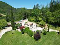 Mirmande, superbe maison d'architecte au coeur d'un écrin de verdure — photo 2