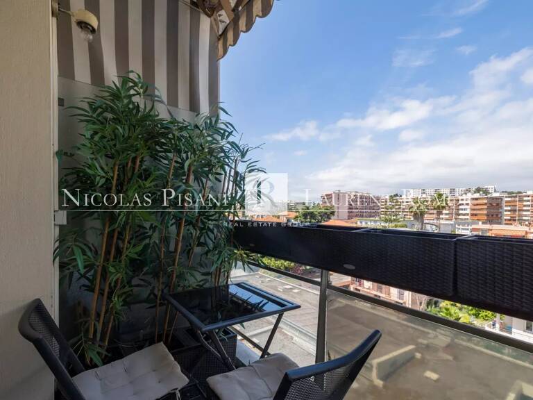 EXCLUSIVITÉ - APPARTEMENT ENTIEREMENT RENOVE – CALME ABSOLU - PR — photo 1