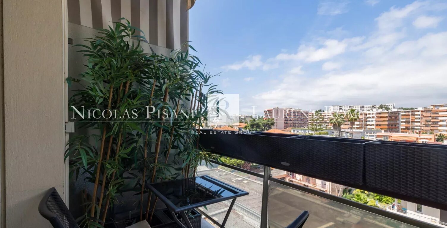 EXCLUSIVITÉ - APPARTEMENT ENTIEREMENT RENOVE – CALME ABSOLU - PR — photo 1