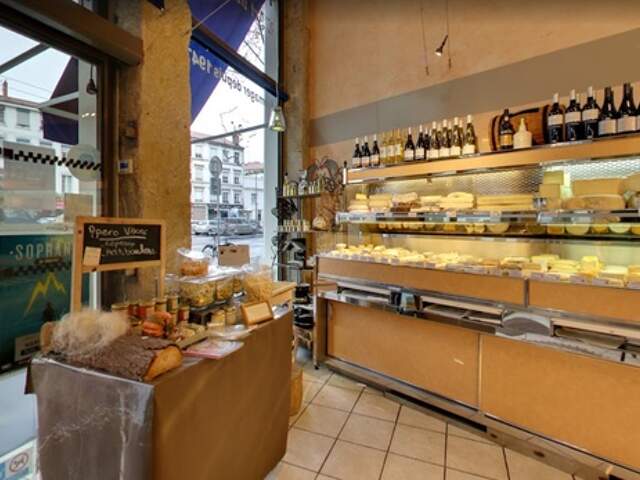LYON 7EME Emplacement n°1 Fromagerie ou autre — photo du bien