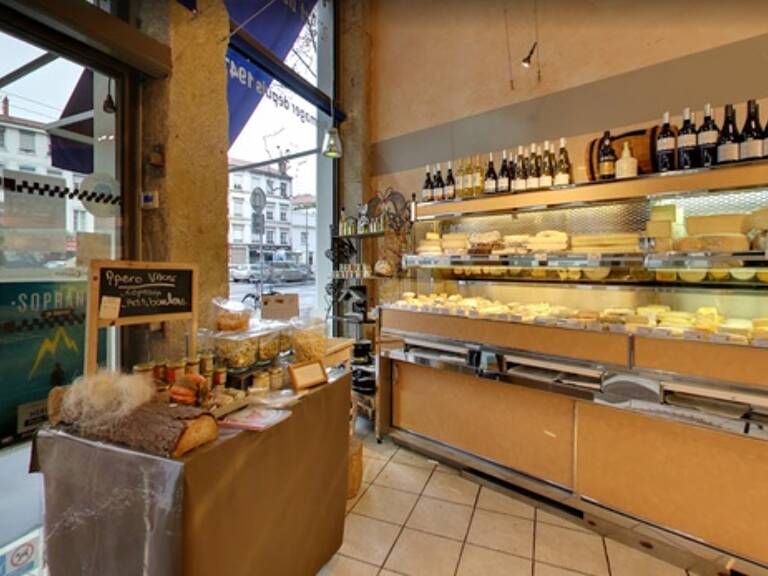 LYON 7EME Emplacement n°1 Fromagerie ou autre — photo 1