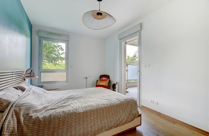 Sainte-Foy-lès-Lyon – Appartement T3 de 66 m² avec jardin privatif de 108 m², terrasse, balcon et garage — photo 3