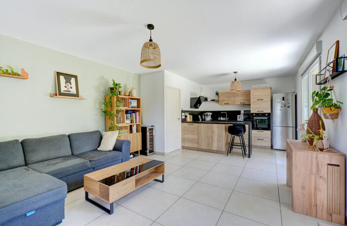 Sainte-Foy-lès-Lyon – Appartement T3 de 66 m² avec jardin privatif de 108 m², terrasse, balcon et garage — photo 4