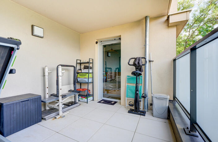 Sainte-Foy-lès-Lyon – Appartement T3 de 66 m² avec jardin privatif de 108 m², terrasse, balcon et garage — photo 5