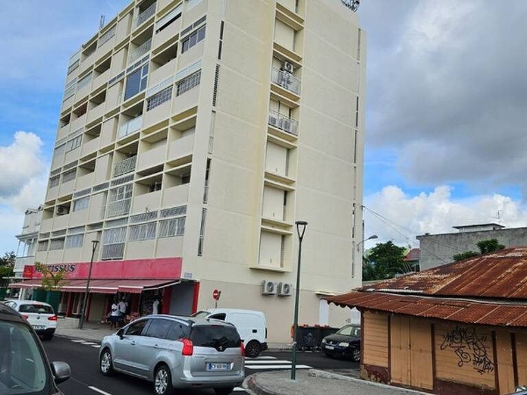 Appartement à vendre 5 pièces POINTE A PITRE (971) — photo 1