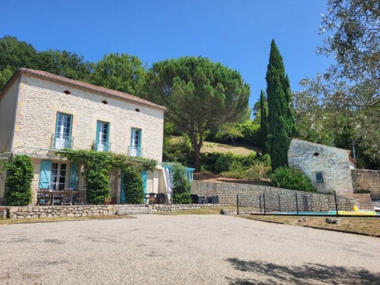EXCLUSIVITE. AGEN proche du centre, belle demeure en pierres 7 pièces, véranda, piscine, pigeonnier, grand garage sur terrain de 3 951,00 m² — photo 1