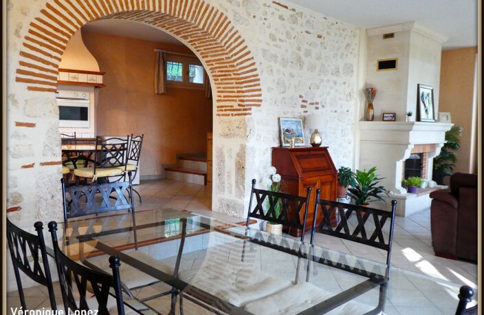 EXCLUSIVITE. AGEN proche du centre, belle demeure en pierres 7 pièces, véranda, piscine, pigeonnier, grand garage sur terrain de 3 951,00 m² — photo 3