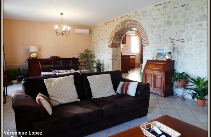 EXCLUSIVITE. AGEN proche du centre, belle demeure en pierres 7 pièces, véranda, piscine, pigeonnier, grand garage sur terrain de 3 951,00 m² — photo 5