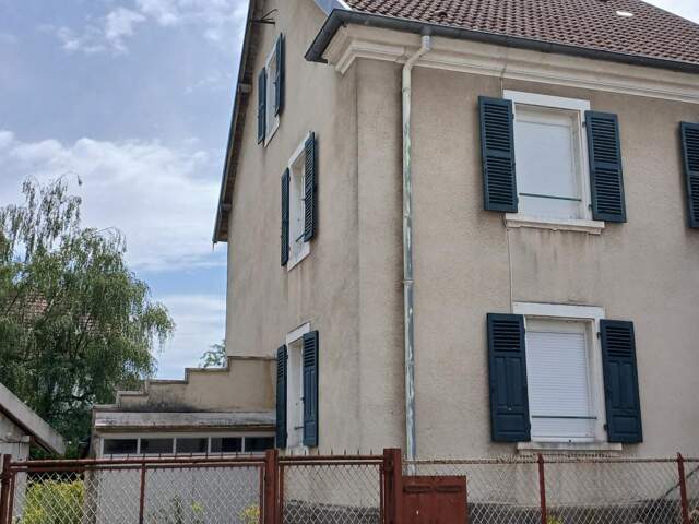 À Valdoie, maison de ville idéalement située avec jardin privatif — photo du bien