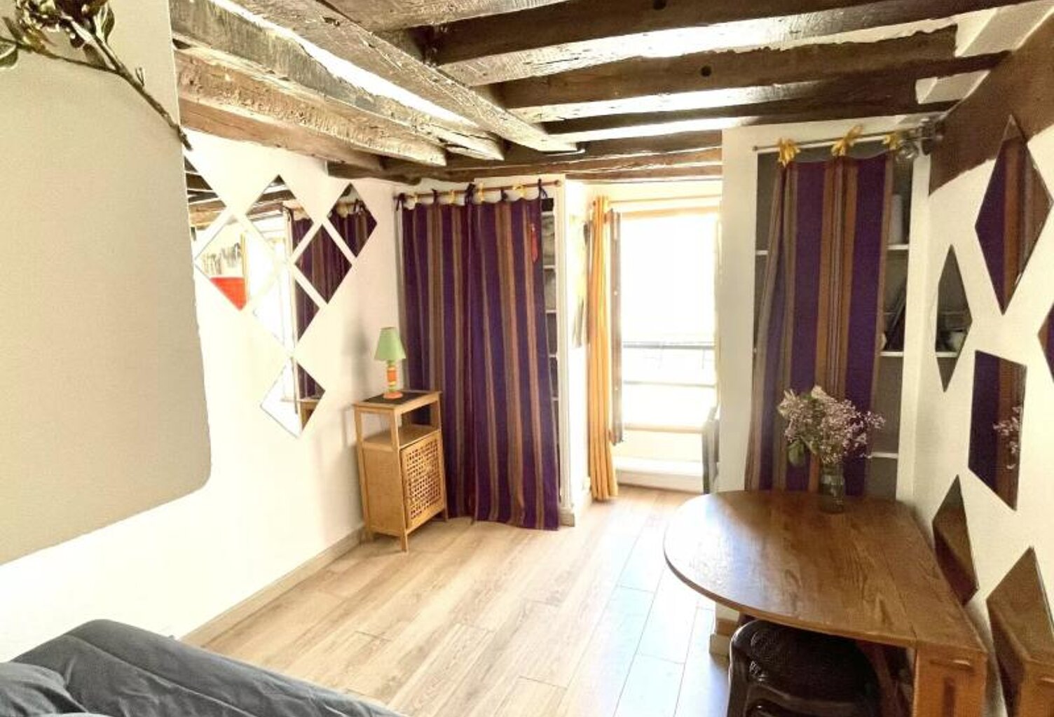 STUDIO – PARIS VI – À DEUX PAS  DE NOTRE-DAME — photo 1