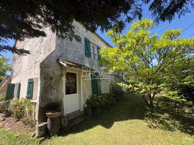 MAISON DE CAMPAGNE AVEC BEAU TERRAIN — photo du bien