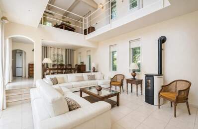 Maison de 222 m² à Vailhauquès avec mezzanine et F2 indépendant — photo du bien