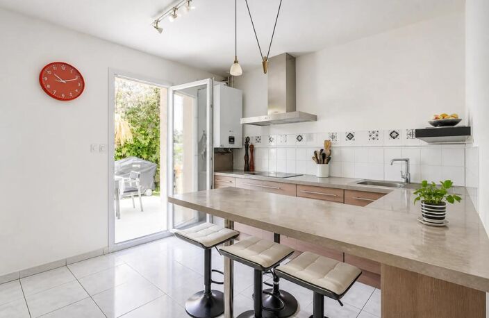 Maison de 4 pièces de 112 m² à Décines-Charpieu — photo 4