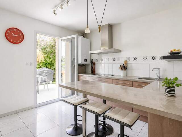 Maison de 4 pièces de 112 m² à Décines-Charpieu — photo du bien