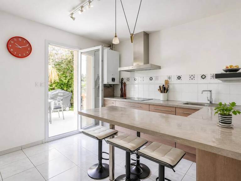Maison de 4 pièces de 112 m² à Décines-Charpieu — photo 1