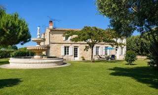 Maison 8 Pièces 301 m² à vendre à Bois (17240)