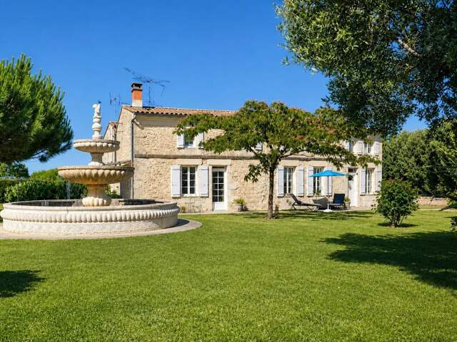Le cadre idéal pour famille et vos projets professionnels-301 m² — photo du bien