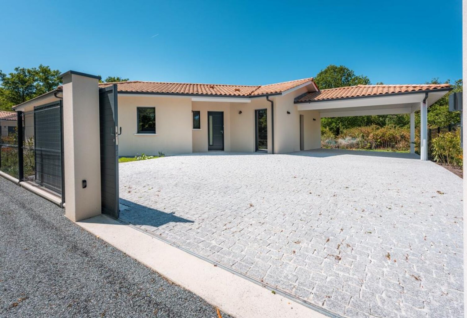 Maison de 140m² à SAINT-AUBIN-DE-MEDOC (33) — photo 1