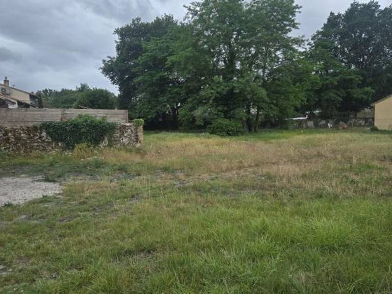 Terrain à bâtir de 700 m² à LANDIRAS (33) — photo 1