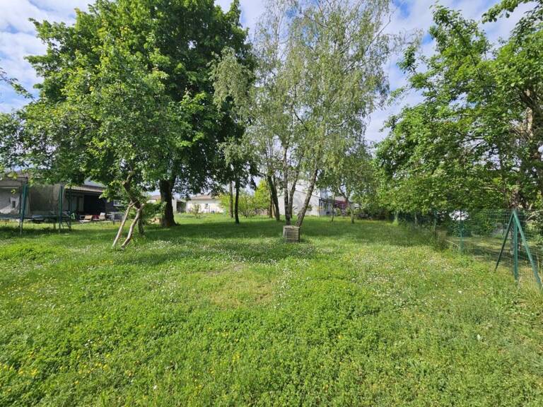 Terrain à bâtir de 500 m² à PODENSAC (33) — photo 1