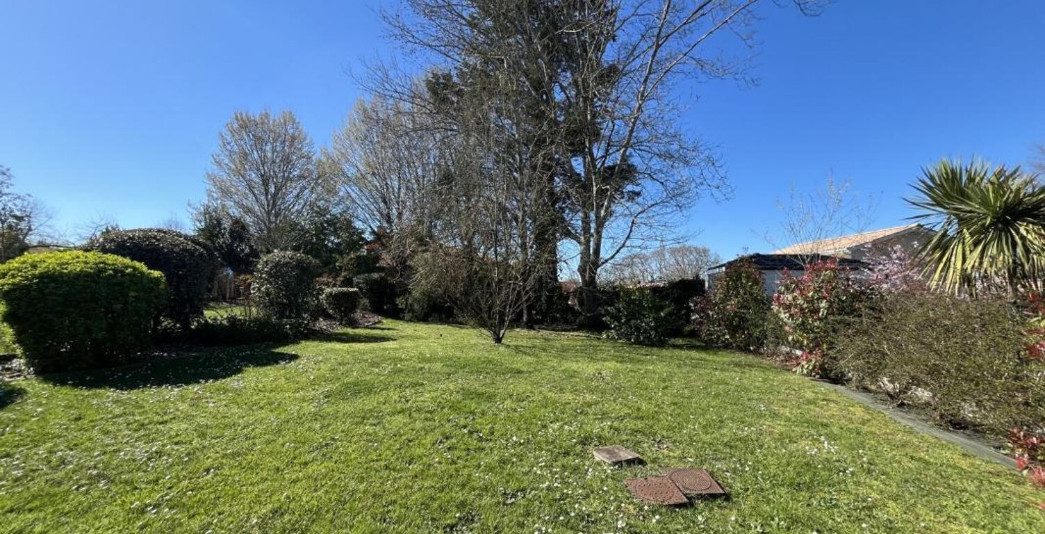 Terrain à bâtir de 496 m² à LEOGNAN (33) — photo 1