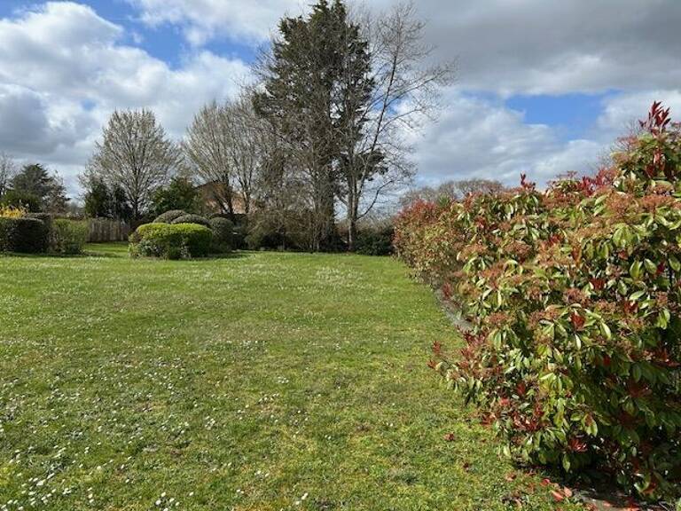 Terrain à bâtir de 500 m² à LEOGNAN (33) — photo 1