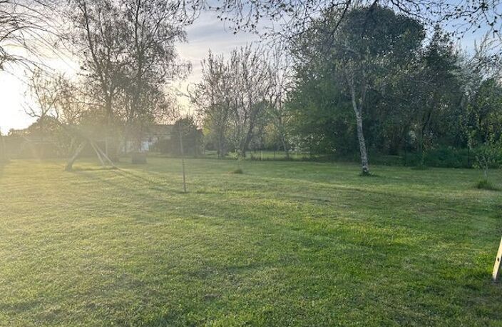 Terrain à bâtir de 660 m² à MARTILLAC (33) — photo 2