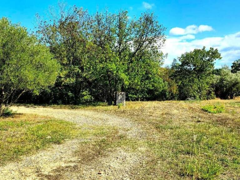 Terrain à bâtir de 650 m² à MARGAUX (33) — photo 1