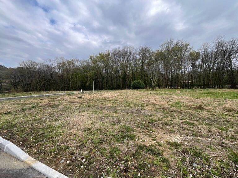 Terrain à bâtir de 1120 m² à LATRESNE (33) — photo 1