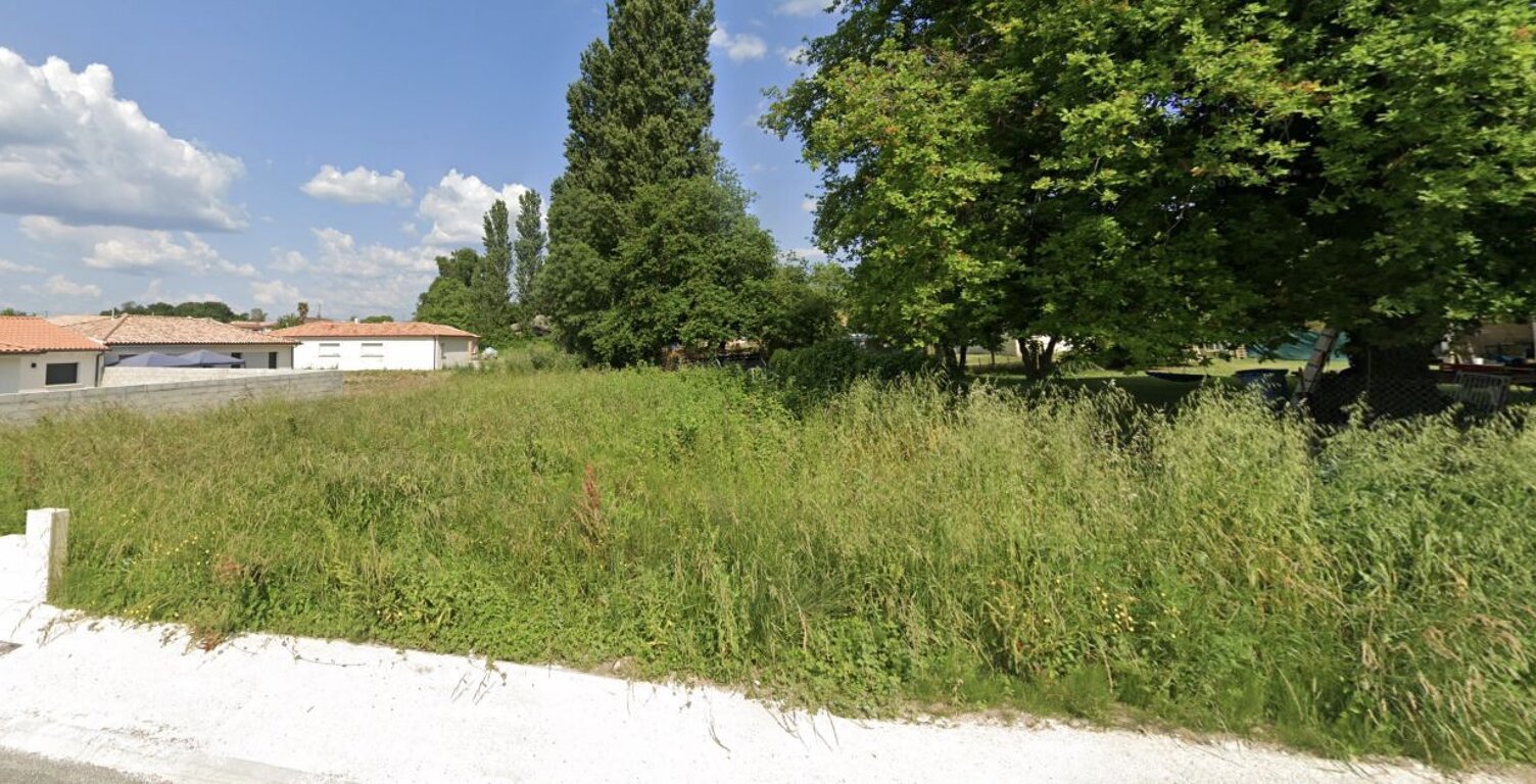 Terrain à bâtir de 488 m² à PEUJARD (33) — photo 1