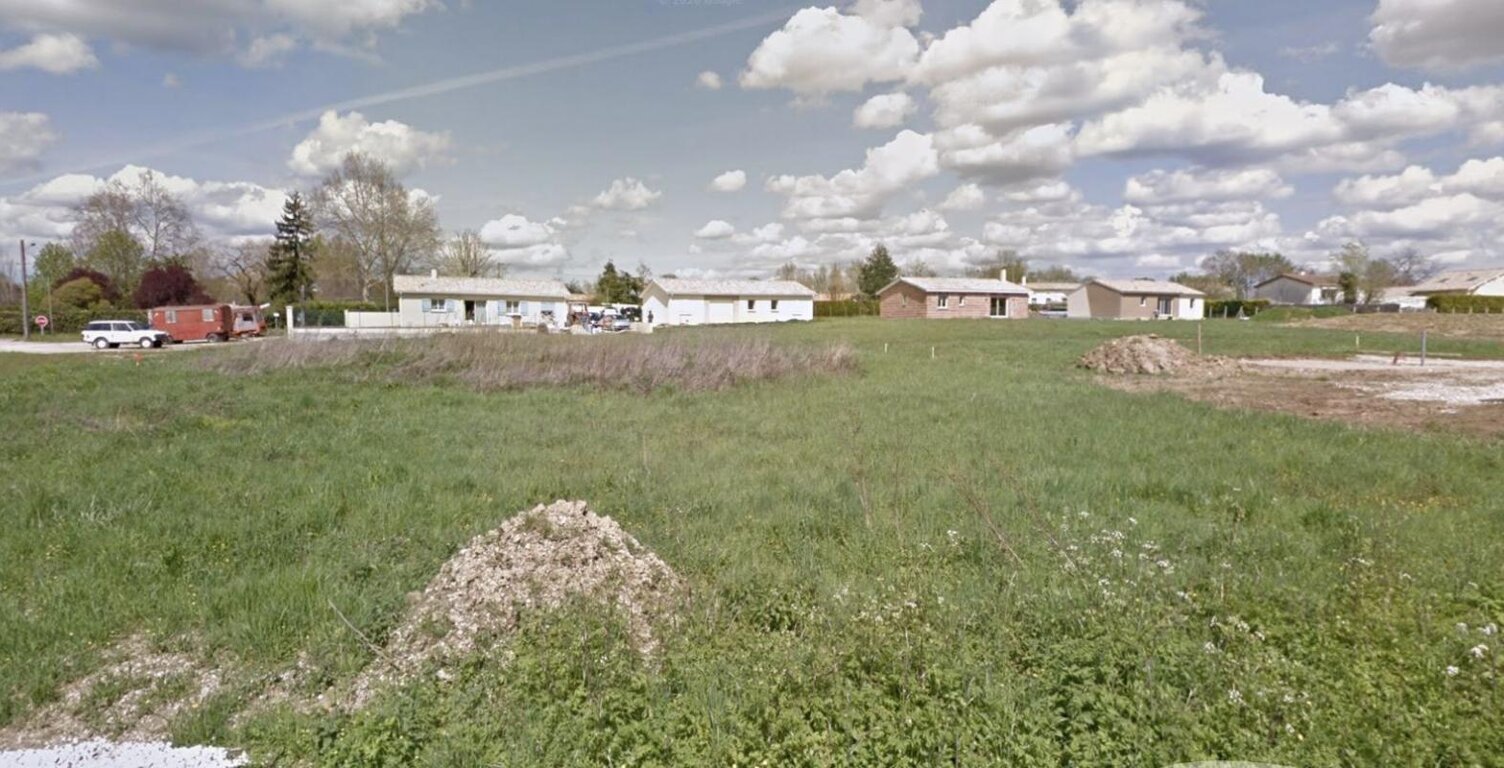 Terrain à bâtir de 417 m² à PEUJARD (33) — photo 1