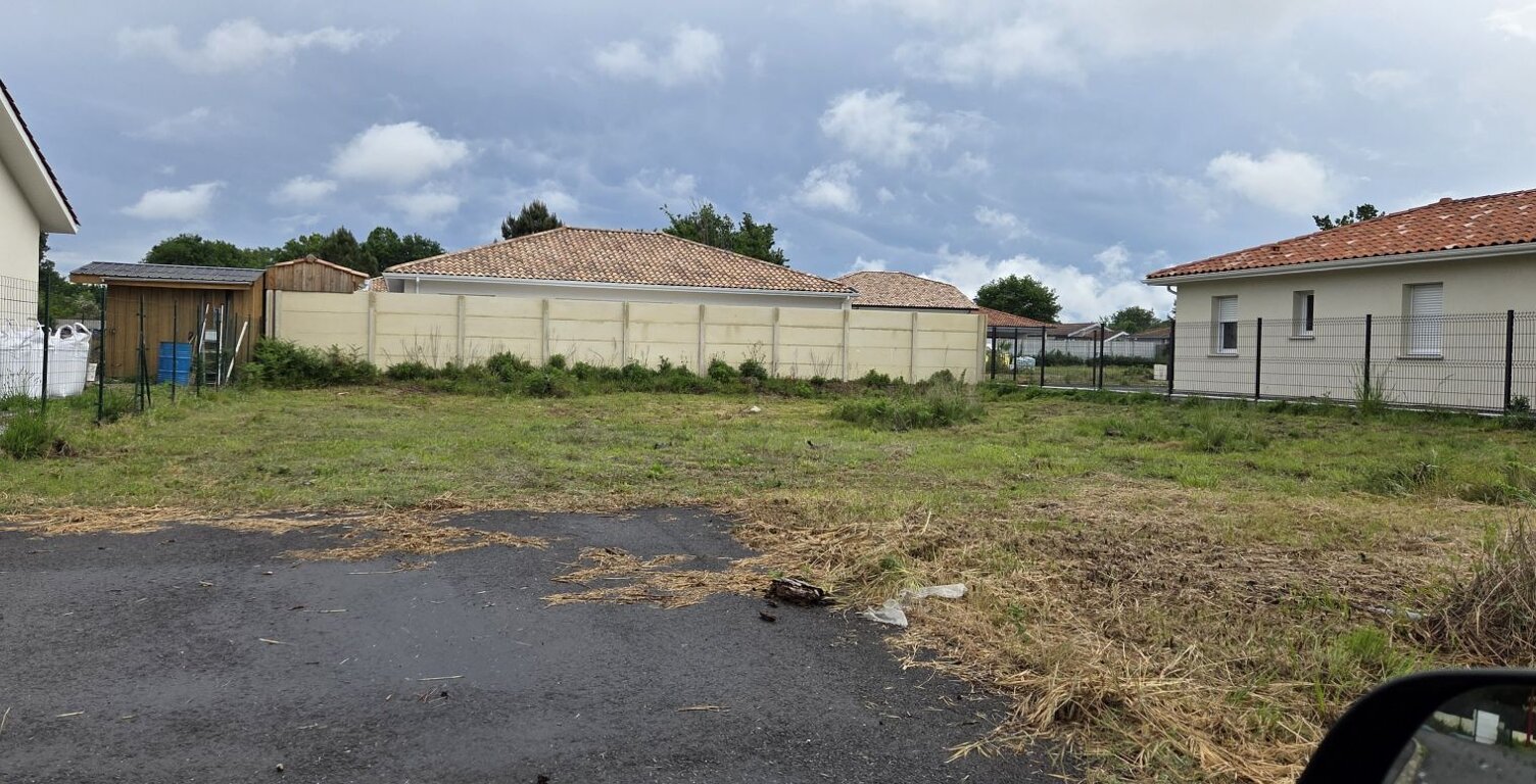 Terrain à bâtir de 481 m² à PARENTIS-EN-BORN (40) — photo 1