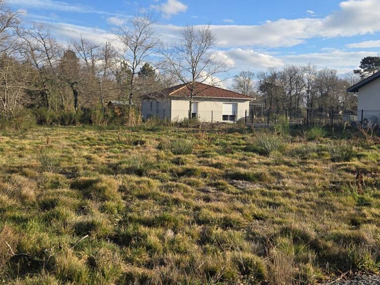Terrain à bâtir de 688 m² à LABOUHEYRE (40) — photo 1