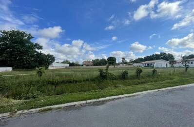 Terrain à bâtir de 700 m² à LANTON (33) — photo du bien