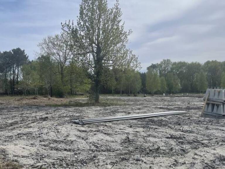 Terrain à bâtir de 600 m² à MIOS (33) — photo 1