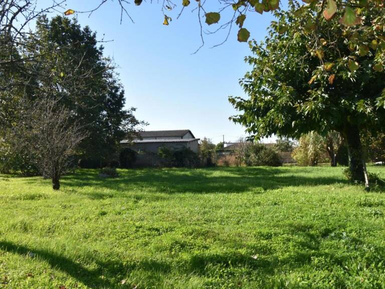 Terrain à bâtir de 487 m² à MARGAUX (33) — photo 1