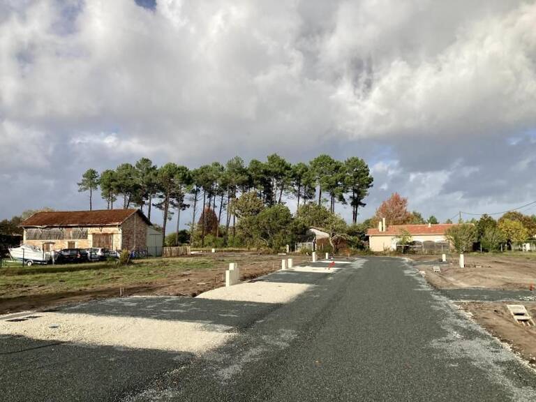 Terrain à bâtir de 632 m² à LE PORGE (33) — photo 1