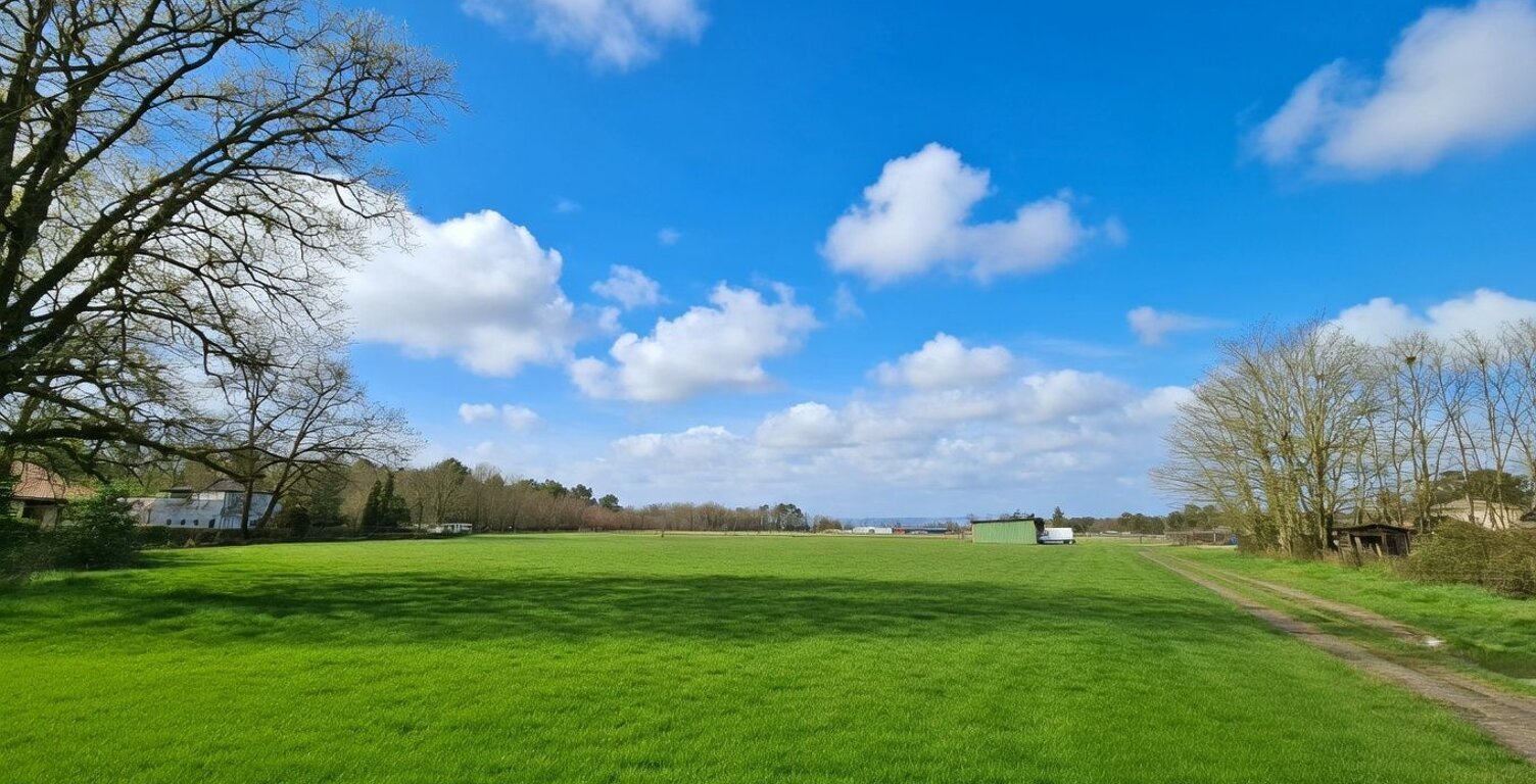 Terrain à bâtir de 808 m² à LUDON-MEDOC (33) — photo 1