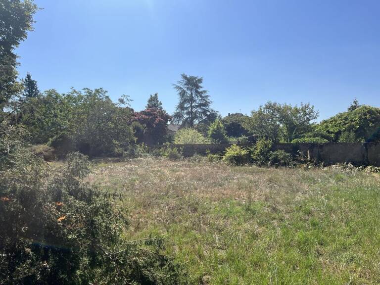 Terrain à bâtir de 1050 m² à MERIGNAC (33) — photo 1