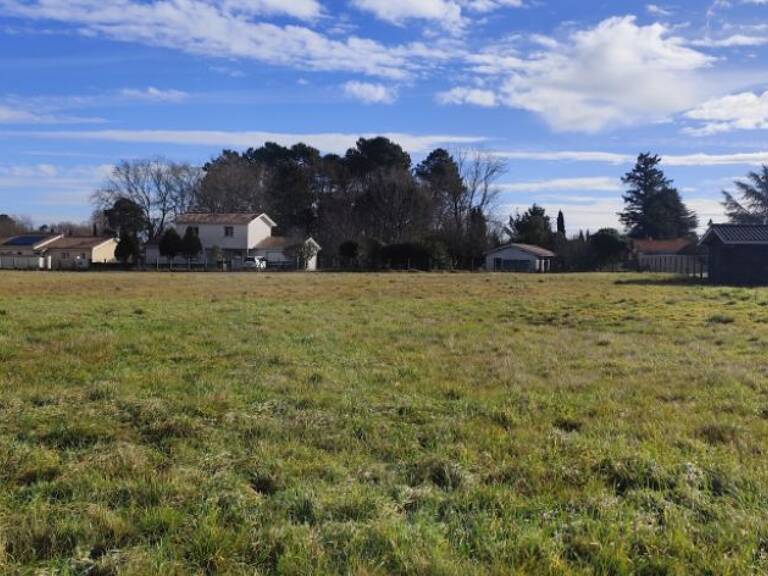 Terrain à bâtir de 602 m² à LEOGNAN (33) — photo 1