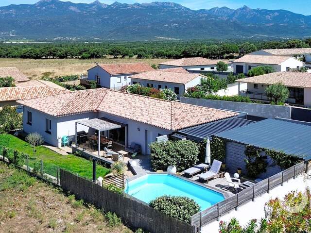 Villa 2 chambres avec piscine, dépendance, garage et atelier — photo du bien