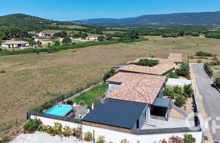 Villa 2 chambres avec piscine, dépendance, garage et atelier — photo 2