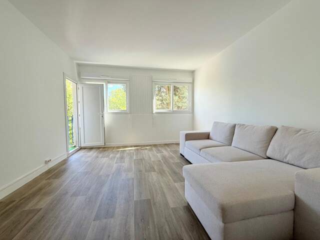 Appartement À Vendre — photo du bien