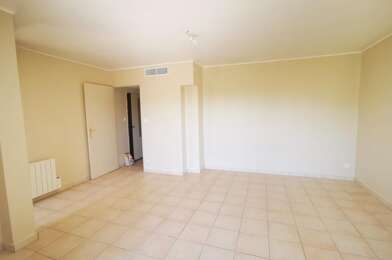 Appartement 4 pièces 780 €