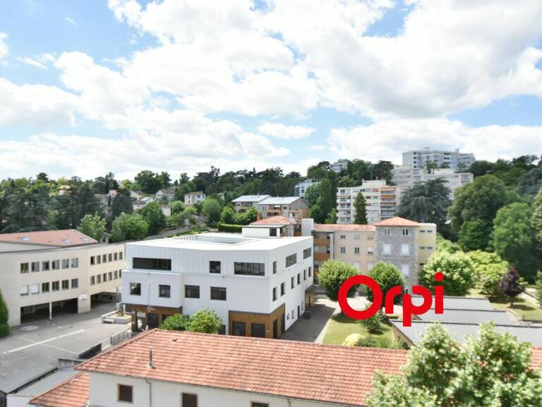 Appartement avec vue dégagée en centre-ville d'Oullins — photo 1