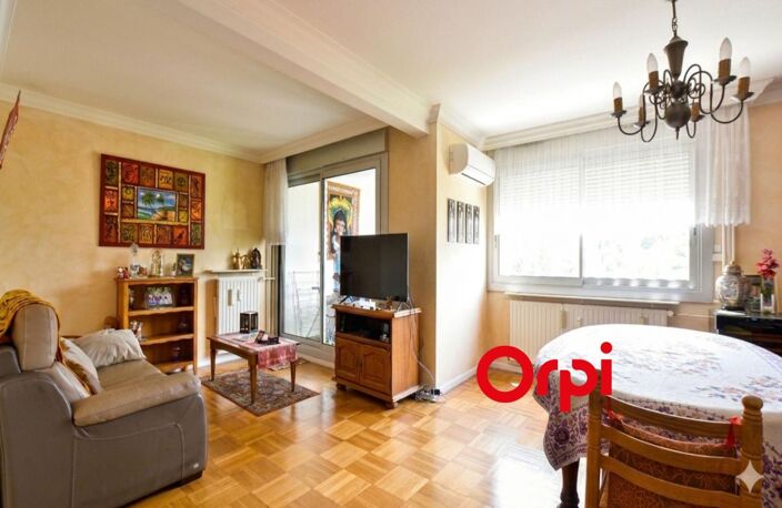 Appartement avec vue dégagée en centre-ville d'Oullins — photo 2