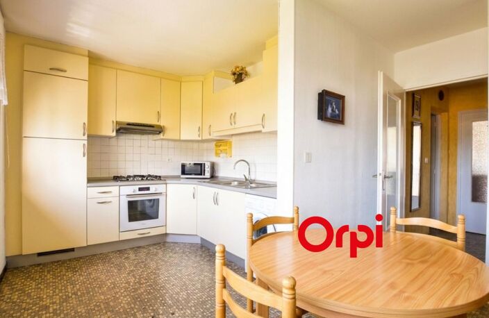 Appartement avec vue dégagée en centre-ville d'Oullins — photo 3