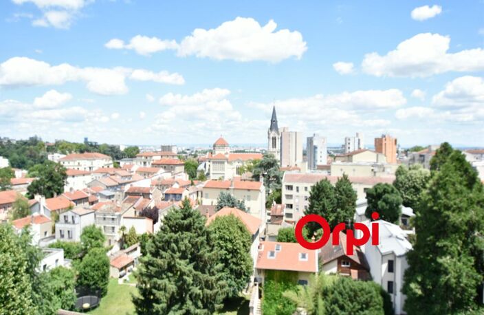 Appartement avec vue dégagée en centre-ville d'Oullins — photo 5