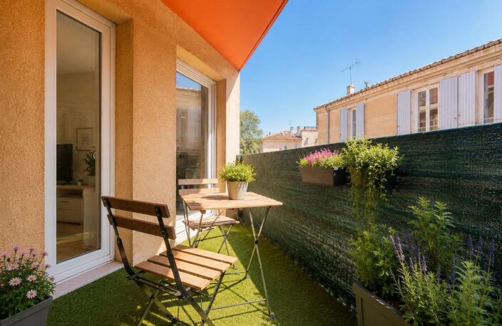Appartement À Vendre: Nîmes quartier recherche , à deux pas de l’hypercentre : P1bis meublé et en TBE — photo 2