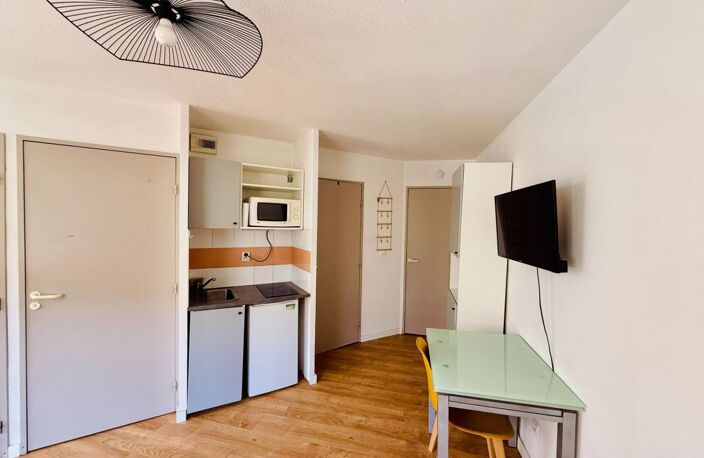 Appartement À Vendre: Nîmes quartier recherche , à deux pas de l’hypercentre : P1bis meublé et en TBE — photo 4